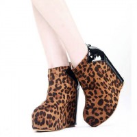 /album/wedge-styles/european-leopard-round-toe-super-high-wedge-slip-on-short-boots-jpg/